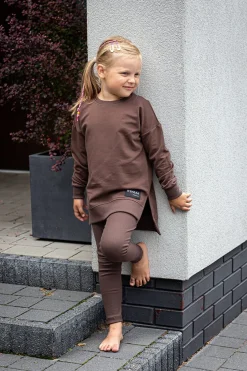 Długa bluza dla dzieci z dłuższym tyłem Little Ana/Czekolada - Wualaa by dolce sonno