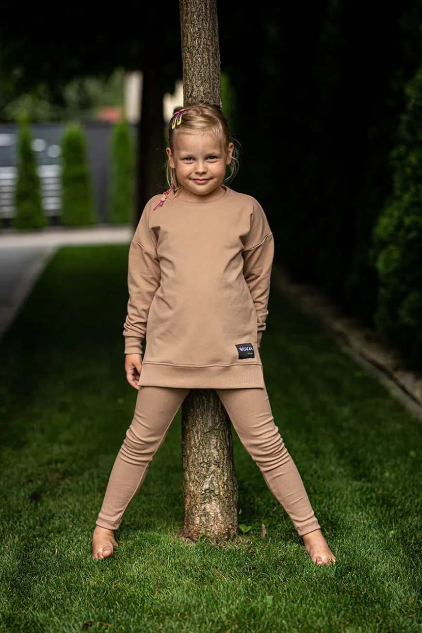 Długa bluza dla dzieci z dłuższym tyłem Little Ana/Kawa - Wualaa by dolce sonno