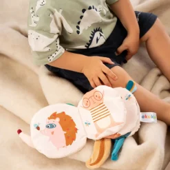 Książeczka sensoryczna dla niemowląt Jeżyk Akuku A0673